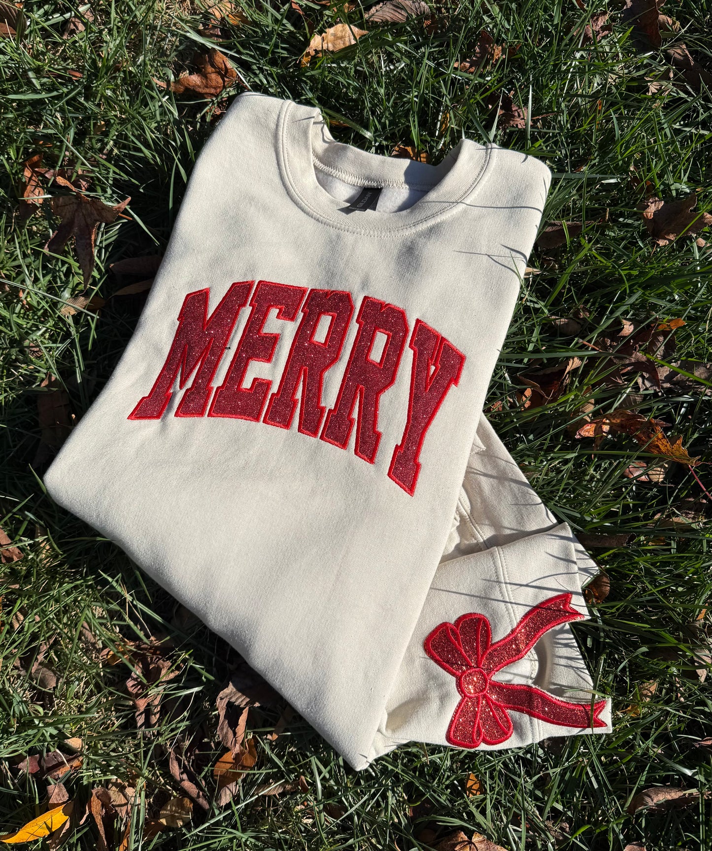 MERRY APPLIQUED CREWNECK SWEATSHIRT