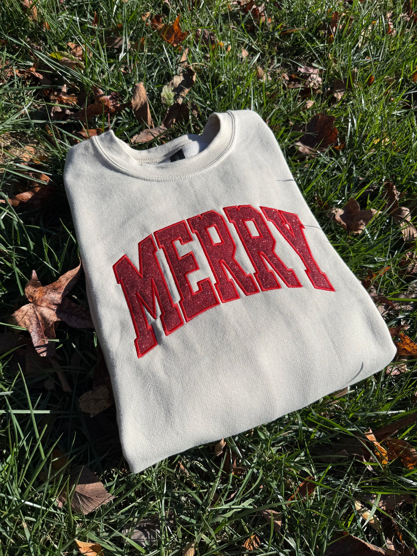 MERRY APPLIQUED CREWNECK SWEATSHIRT